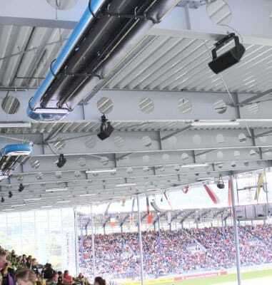 Zuschauertribüne Aachener Pferdesportarena mit OPTIMA plus Dunkelstrahlern von KÜBLER