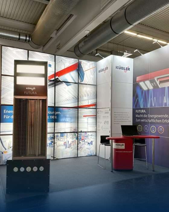 Messestand mit moderner Heiztechnologie von Kübler
