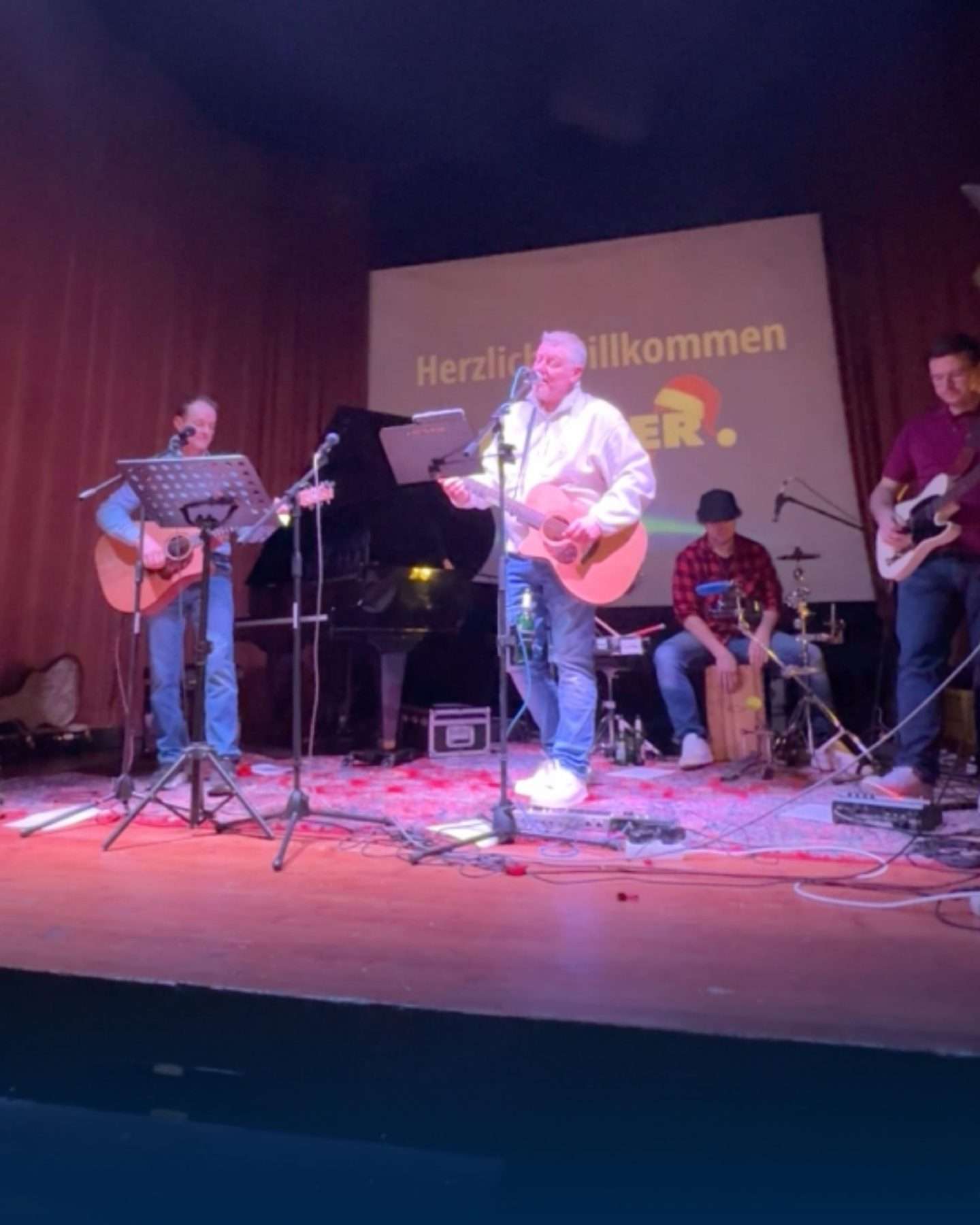 Kübler Instagram-opslag i landskabsformat om opvarmning af hallen